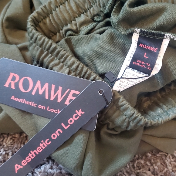 Amry Green Grunge Skull Sweatpants - Picture 5 of 5